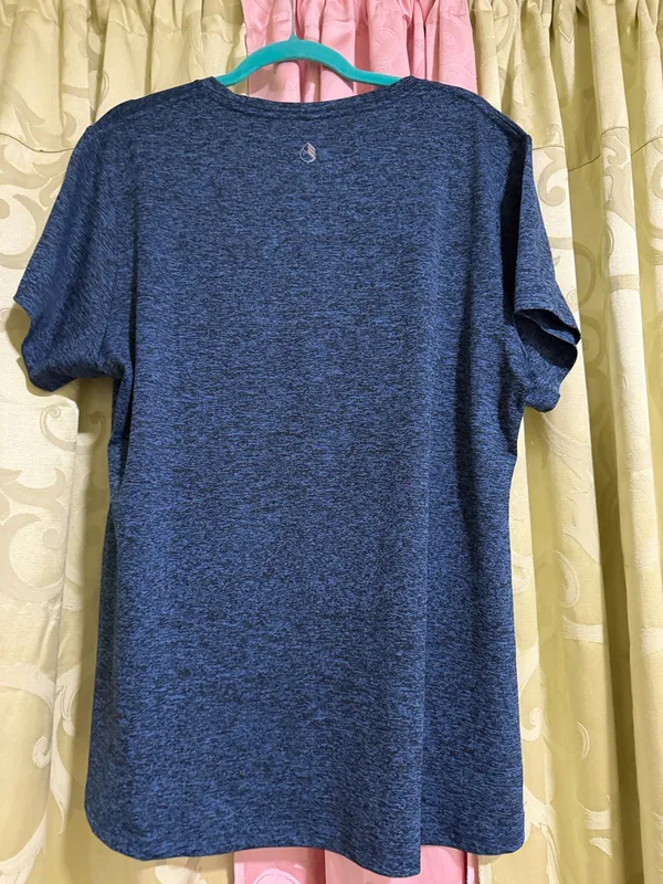 Men's Short Sleeve V-Neck Tee in Heather Navy - Image 3