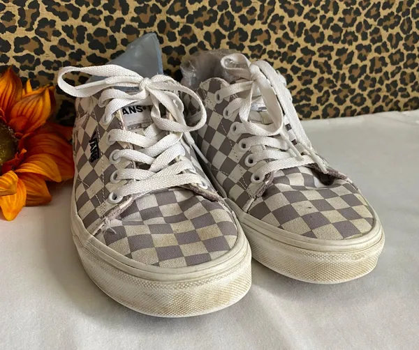 Vans Grey/White Checkered Low Top Sneakers | 7 | - Image 2