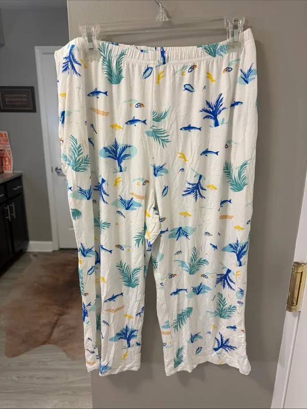 NWT beach theme resort wear vacation super soft pajama set,L - Image 5