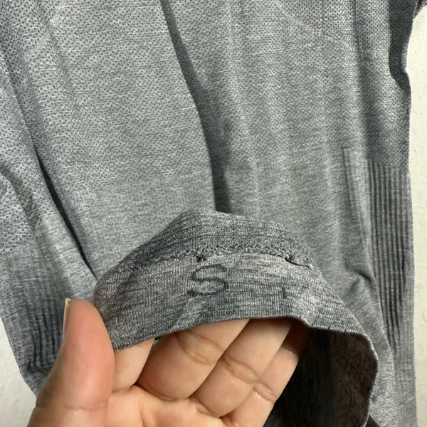 Lululemon Mens's Vent Tech Short Sleeve Shirt Size Small - Image 4