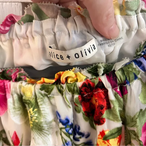 ALICE + OLIVIA Alta Top in Sunday Stroll - Image 4