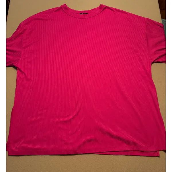 Dressed in Lala Malone Rib Oversized T-Shirt Side Slit Hot Pink Size XL - Image 2