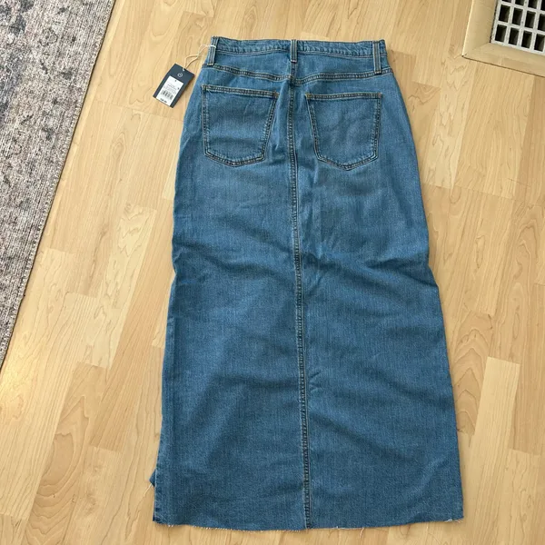Universal Threads NWT! Women's High-Rise Denim Maxi Skirt - Medium Wash - Image 5