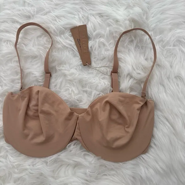 Skims Smoothing Intimates Strapless Bra Clay Size 32DDD - Image 4