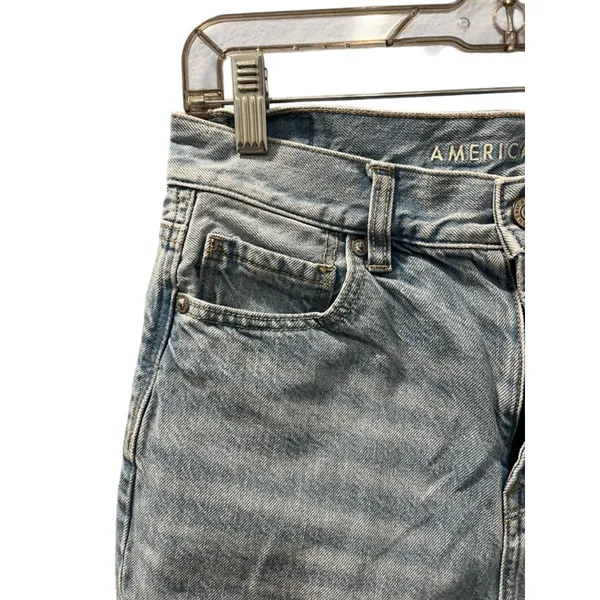 American Eagle Mom Jean Denim Shorts Size 4 Light Wash Blue Cut Offs Casual - Image 2