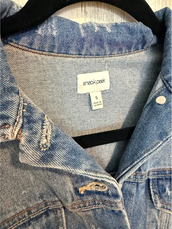 Sneak Peek Women’s Small Distressed Denim Jacket Raw Hem Patchwork Jean Jacket Blue - Image 4