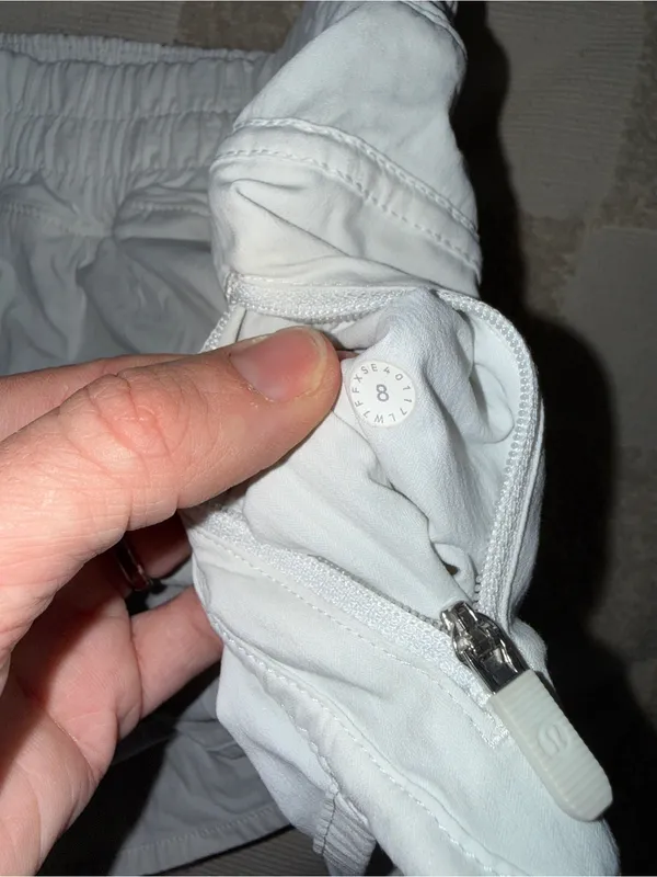 Lululemon Tracker Short IV *2-way Stretch 4" White‎ size 8 - Image 3