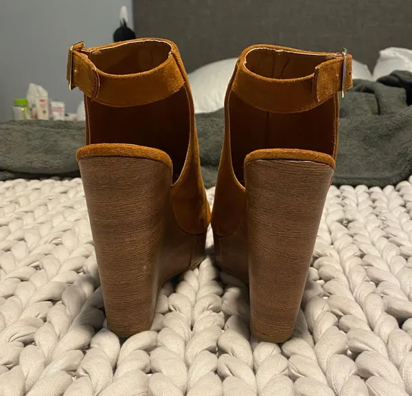 Target Tan Wedges - Image 3