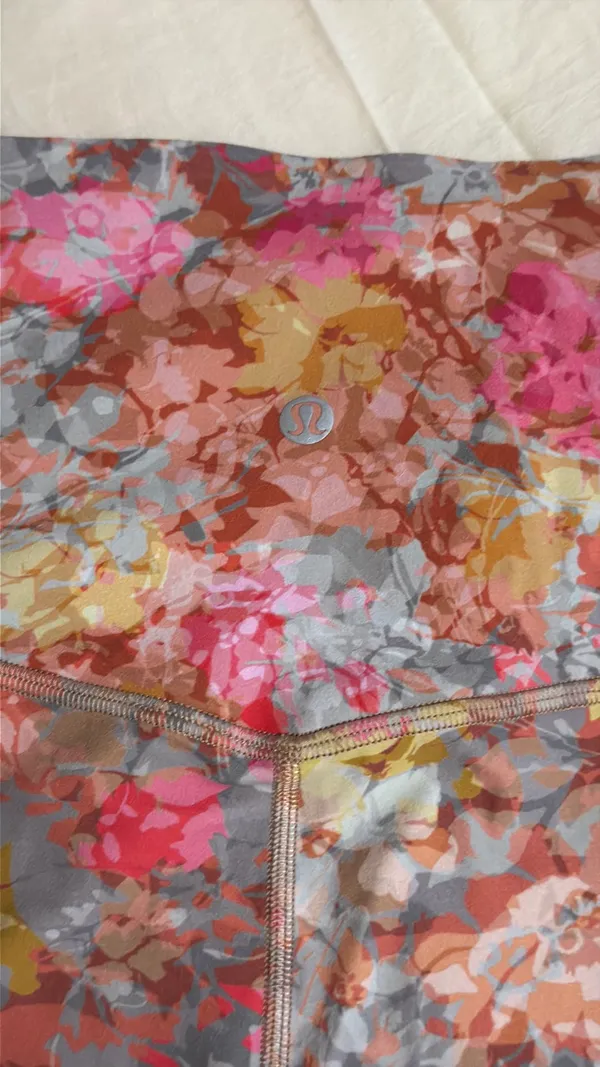 Lululemon Leggings Align with pockets  - Image 3