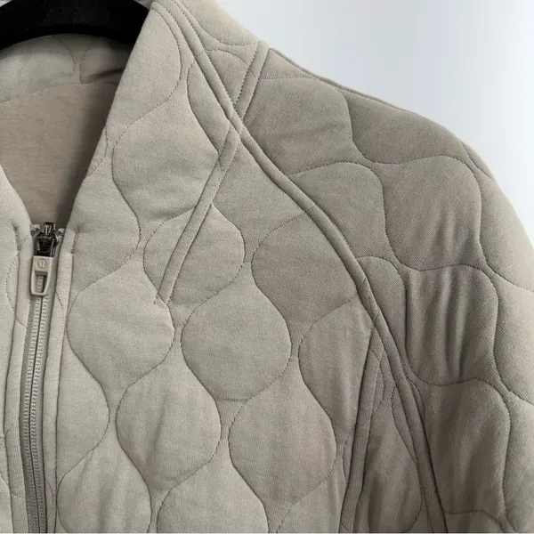 Lululemon Quilted Bomber Jacket Women’s 2 Riverstone Sage Green Cropped LW3HFMS - Image 2