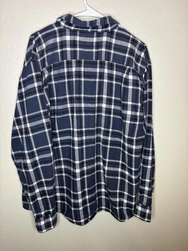Wrangler Premium Quality Flannel Shirt – Navy Plaid (Size XL) - Image 2