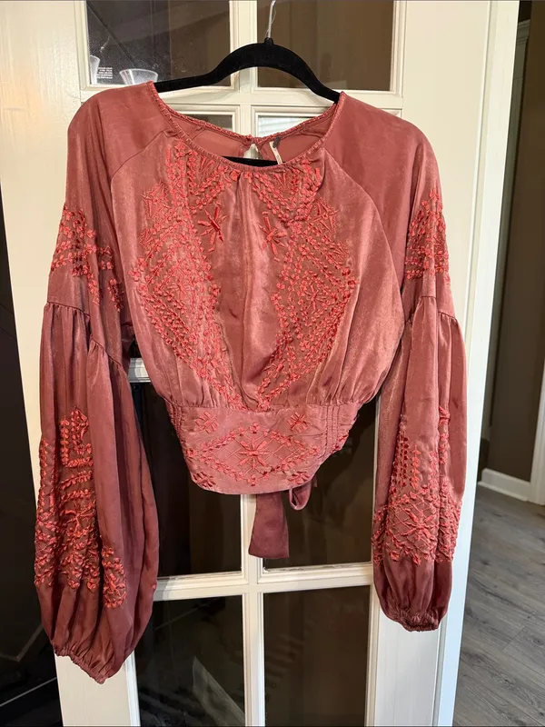 FREE PEOPLE Midnight Hour Embroidered Puff Sleeve Tie-Back Top Dusty Rose M BOHO - Image 3