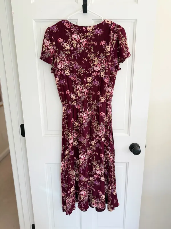 WAYF Burgundy Floral Midi Dress M V Neck Lined Boho Cottagecore‎ - Image 2