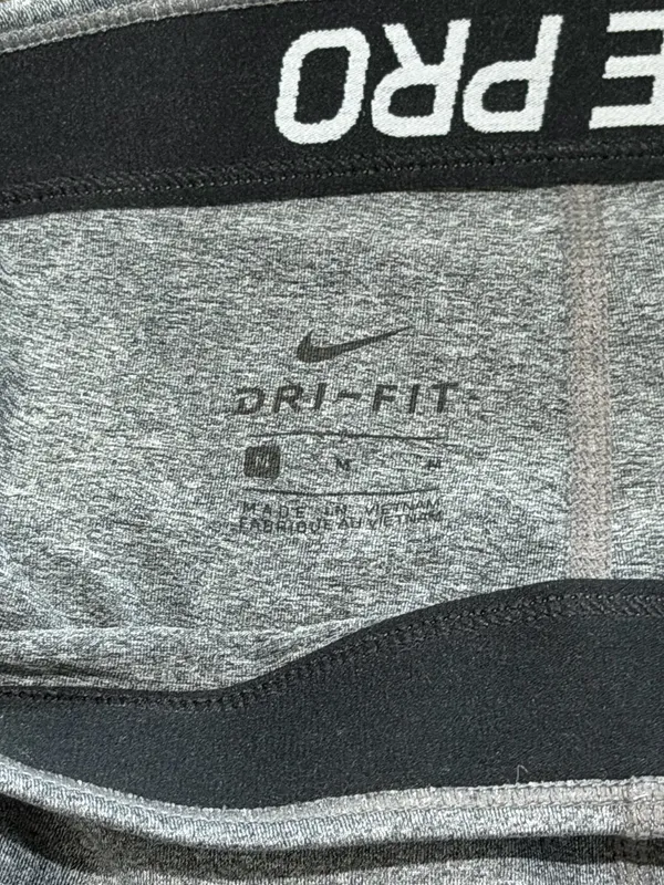 Nike Pro size Medium - Image 3