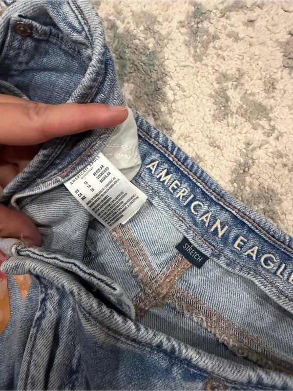 American Eagle Super Low-Rise Baggy Flare Floral Jeans Size 16 - Image 6