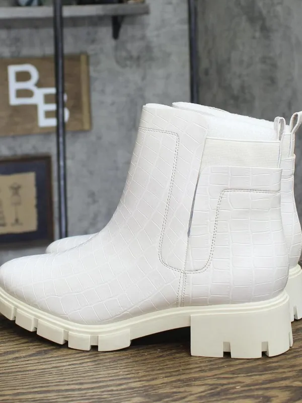 Journee Collection Foam Inside Zip Block Heel Booties Ivory Off White 9.5M - Image 2