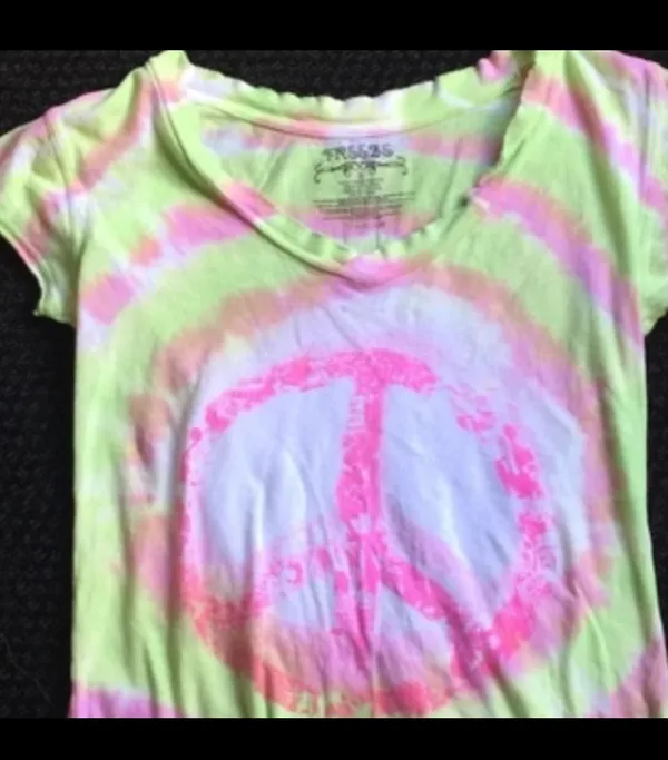 Freeze Vintage Distressed 90s/Y2K Tie Dye Peace Sign Scoop Neck T- Shirt - Image 5