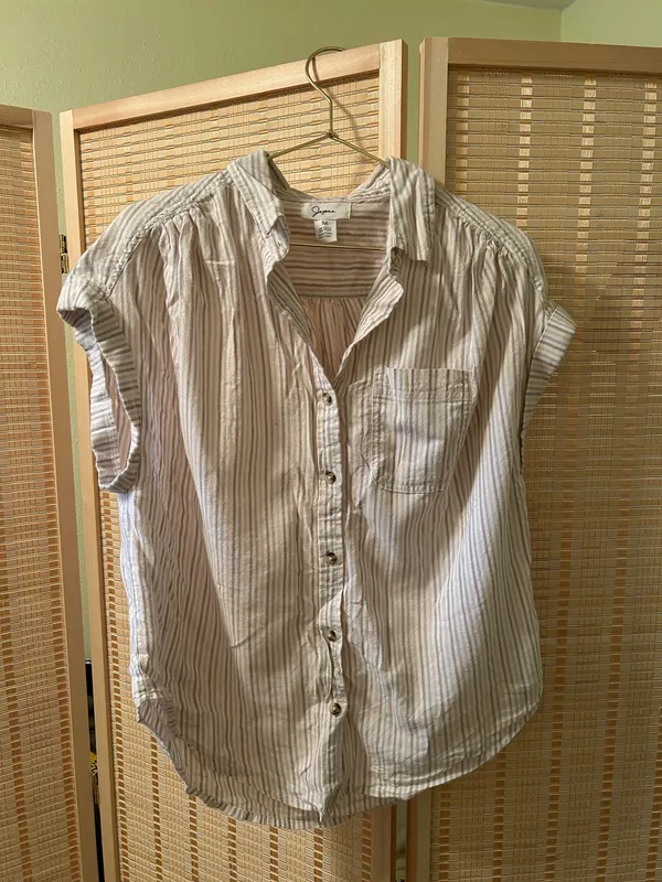 Boutique Striped short sleeve button up - Image 2