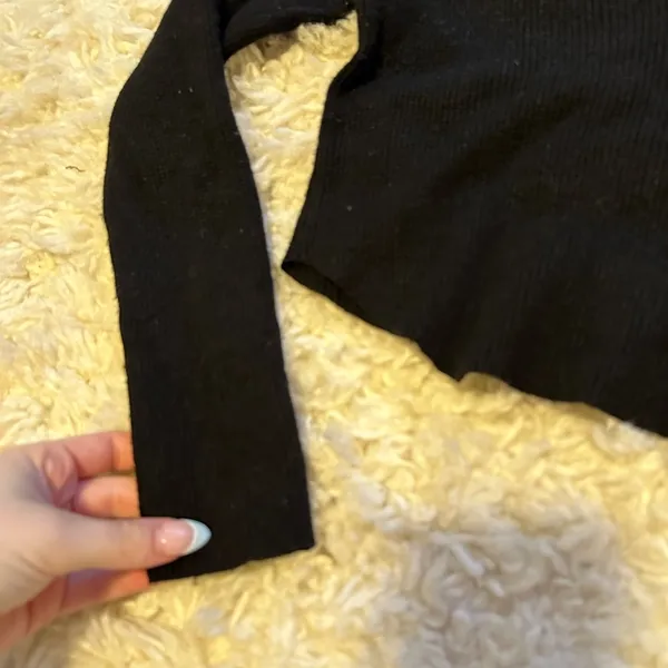 PacSun Cropped Long Sleeve Sweaters - Image 2