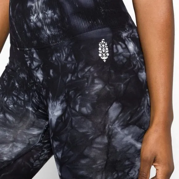 FP Movement by FREE People, Good Karma Performance Capri Legging size‎ xs / s - Image 2