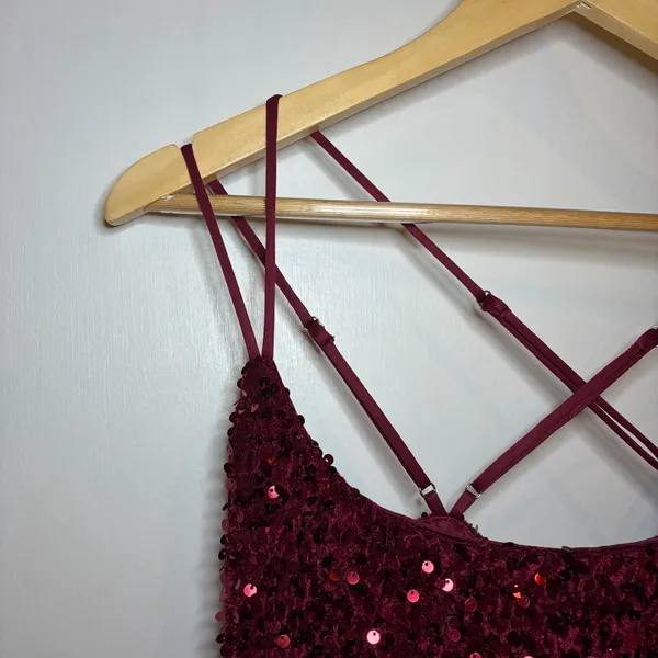 Lucy in the Sky Strappy Sequin Mini Bodycon Dress. Size: Medium. Burgundy. - Image 3