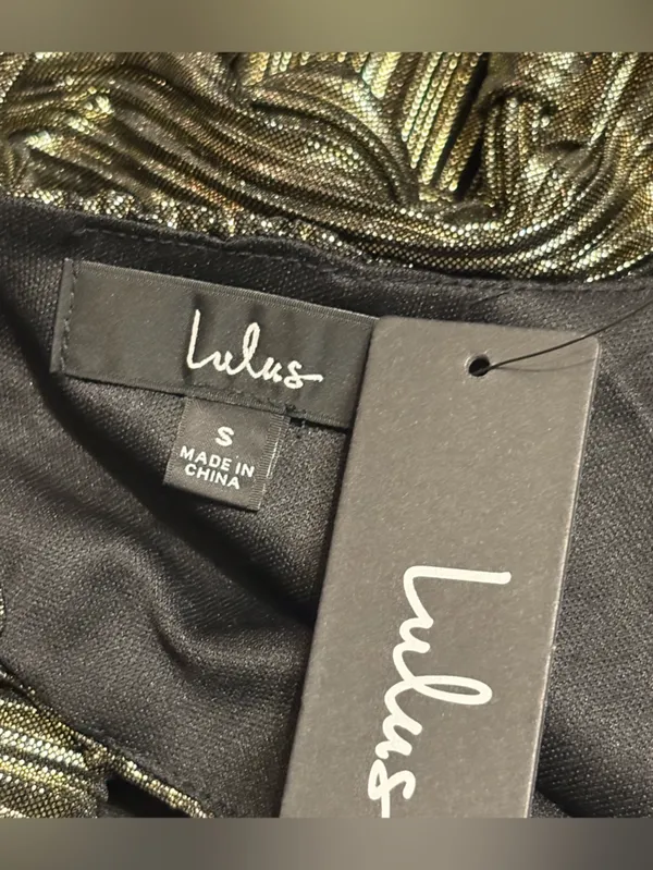 Lulu's Metallic Gold Plisse Long Sleeve Backless Romper size Small NWT - Image 7