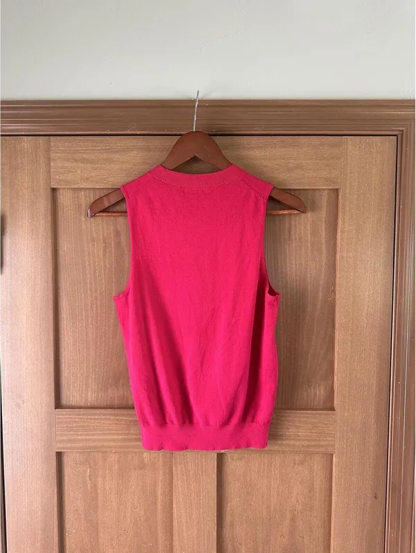 Babaton Aritzia Fushia Hot Pink Sweater Vest Sleeveless Women’s size Small - Image 4