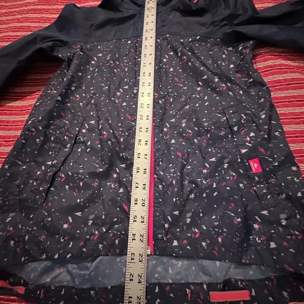 Quechua Women's Dark Blue Jacket with Pink Trim Size undefined - Image 7