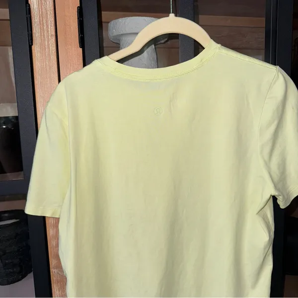 Lululemon Love Crew III tee short sleeve neck Lemon butter pastel Pima cotton - Image 2
