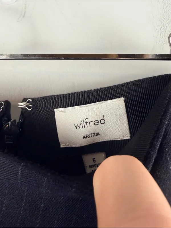 Aritzia Wilfred Twill A-line mini skirt pinstripe in grey and white size 6 - Image 3