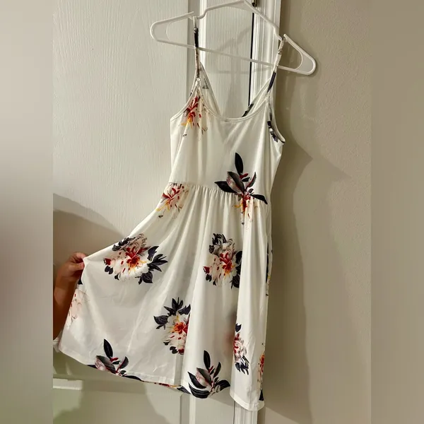 NWT Women’s Size Small Floral White Sleeveless Dress - Image 5