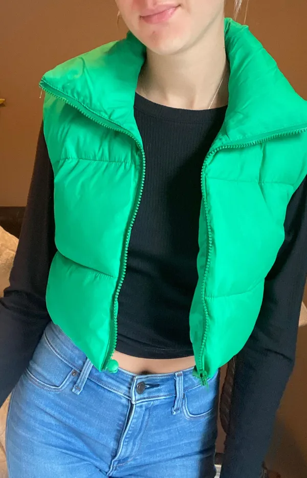 Boutique Green Cropped Puffer Vest Size Small - Image 2