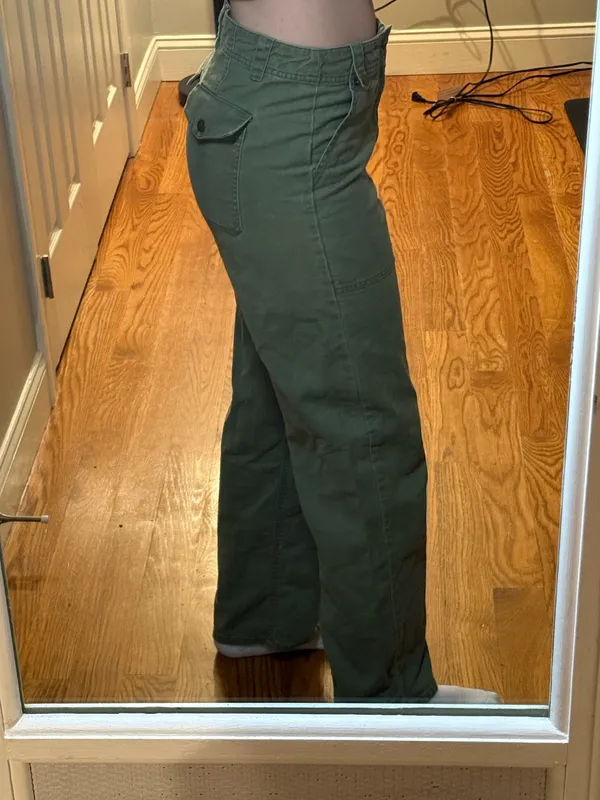 Universal Threads Green pants - Image 2