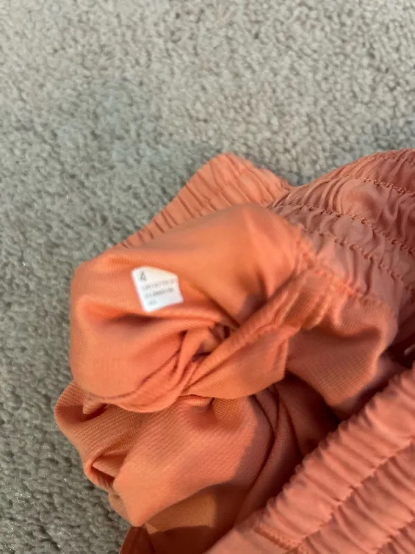 Lululemon Shorts Hotty Hot 2.5" orange - Image 3