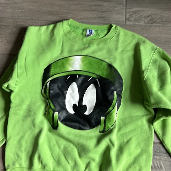 Six flags looney tunes Martian green pullover sweatshirt Size L - Image 2
