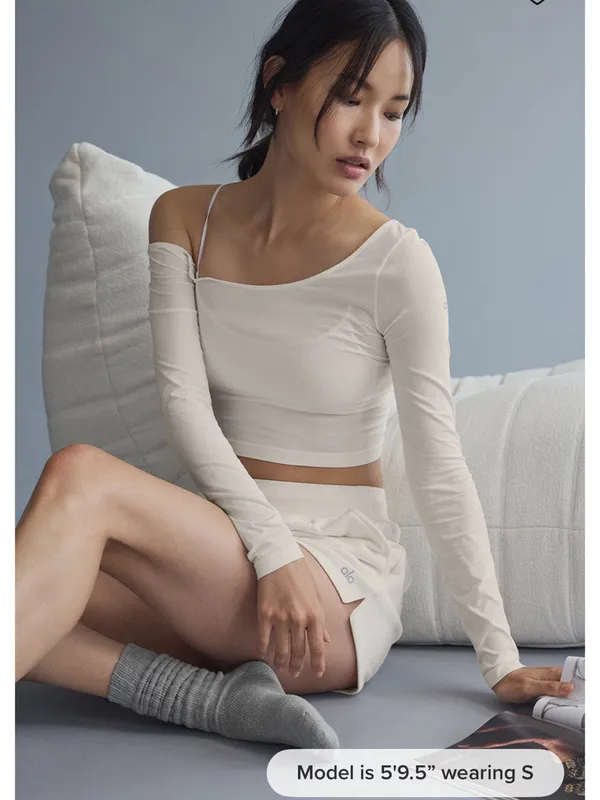 ALO sheer glow top - Image 4