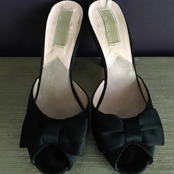 Michael Kors Women’s Black Open Toe Satin Bow Coquette Kitten Heels size 6 - Image 2