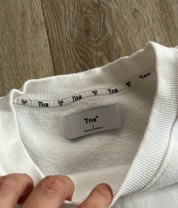 Aritzia TNA Oversized Sweatshirt - Image 3