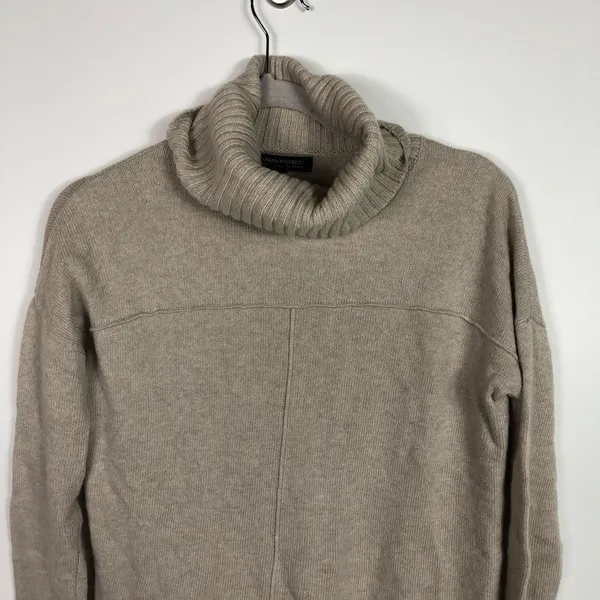Banana republic Italian yarn wool cowl neck sweater women's size XS luxury‎ - Image 2