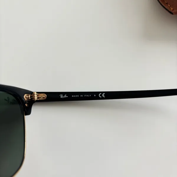 Ray-Ban Clubmaster Classic Polished Black on Gold 51-21 Sunglasses - Image 3