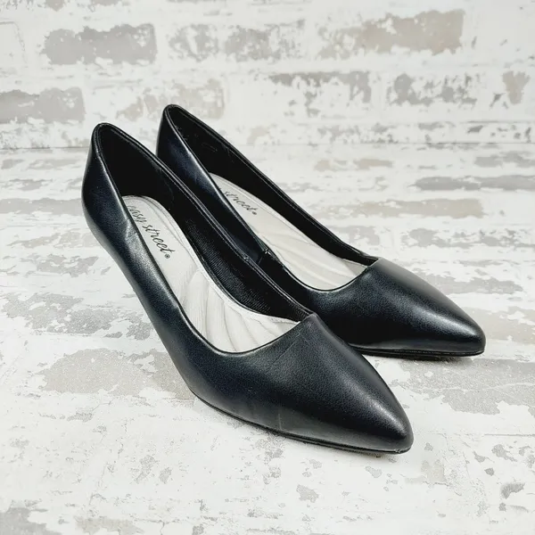 easy street Black Pointed-Toe Kitten Heel Pumps - Image 4