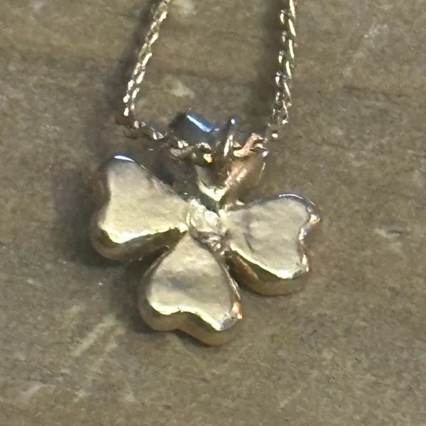 Vintage Flower Pendant Necklace Gold - Image 3