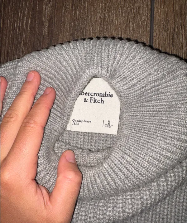 Abercrombie Sleeveless Sweater top - Image 2