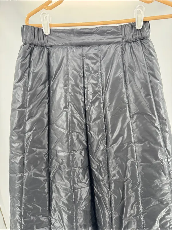 Black puffer snap front maxi skirt winter neutral pockets outdoor casual ski - Image 3