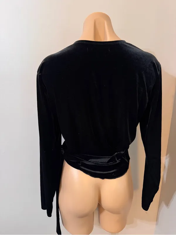Abercrombie & Fitch Black Velvet Wrap Top Shirt XL - Image 4