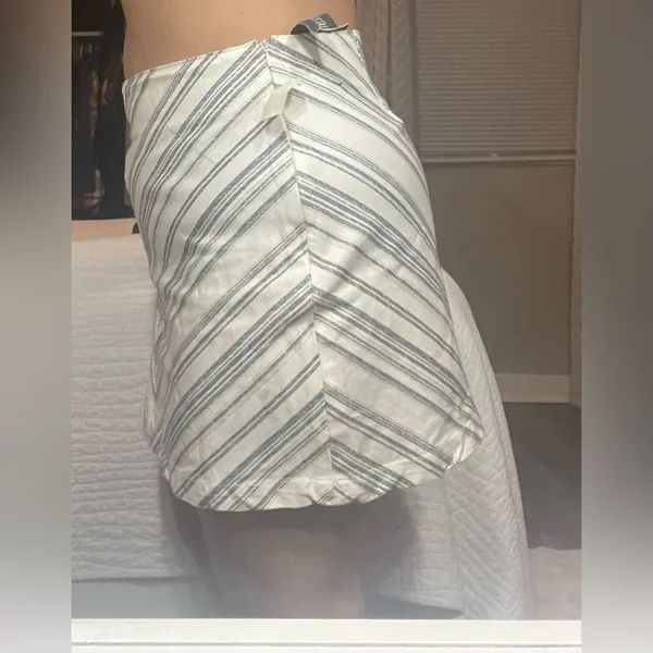 Aeropostale Above the Knee Skirt - Image 6