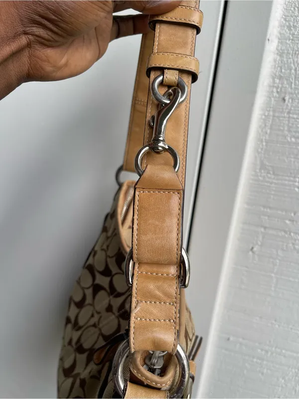 Coach Signature Canvas and Leather Soho 3574 shoulder purse - Image 5