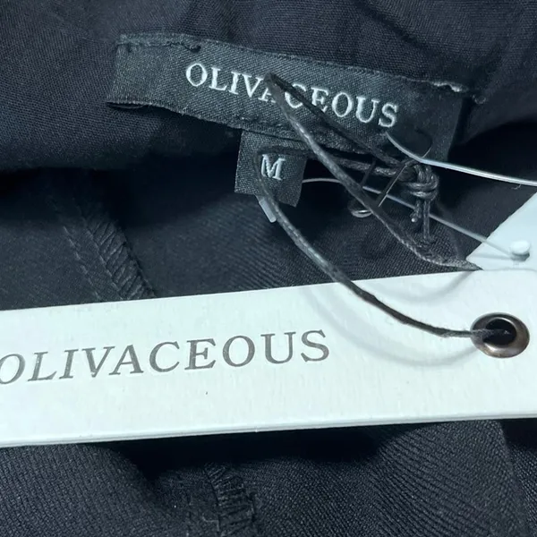 NEW Olivaceous Women's Black Sleeveless V-neck Button Crop Blazer Vest Top Sz M - Image 3