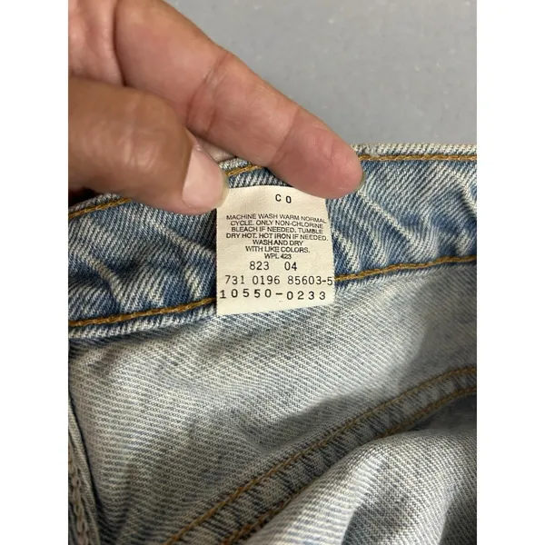 Vintage 90 Levis 550 Relaxed Fit Tapered Leg Jeans Light Wash Made in USA Size 9 - Image 8