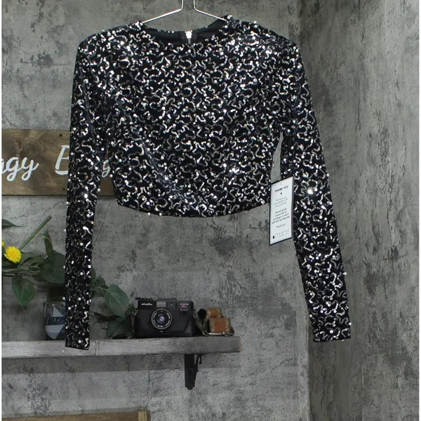 NWT Alex & Sophia Cropped Faux-Pearl-Trim Sequin Velvet Top Charcoal Black 2XS - Image 4